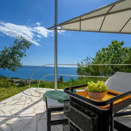 Semesterbostad Nudist Friendly With Fence Arround Pool And Garden To Relax And Enjoy Podstrana